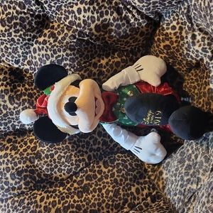 2019 Disney Store Mickey Mouse Christmas Santa